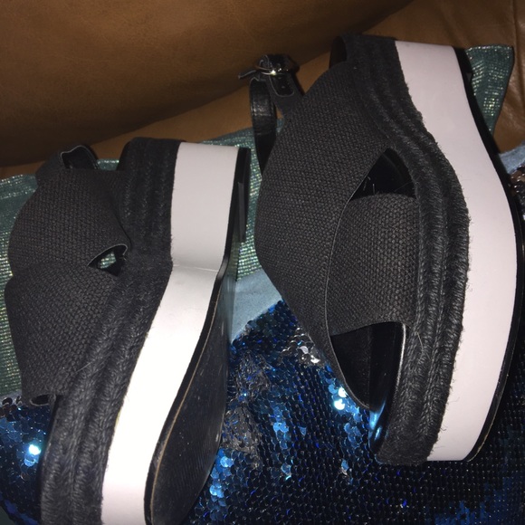 Sole Society sandals - Picture 3 of 7